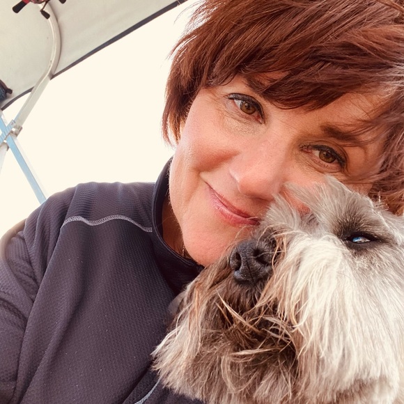 Meet your Posher, Lisa - Picture 2 of 2